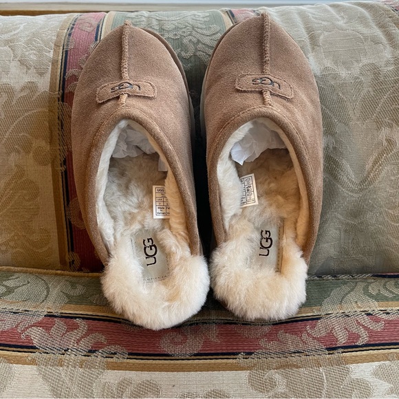 UGG Discoquette Genuine Shearling Slippers. Size 7 Women - Picture 4 of 6